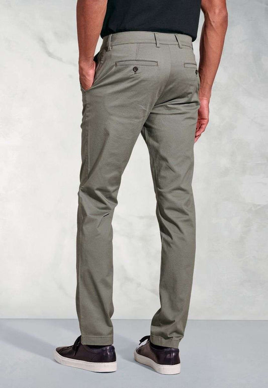 Brook Taverner <br> Leo Chino Olive