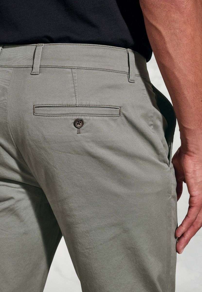 Brook Taverner <br> Leo Chino Olive