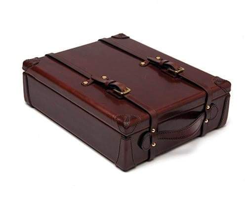 Leather travel case with Port wine and 10 glasses