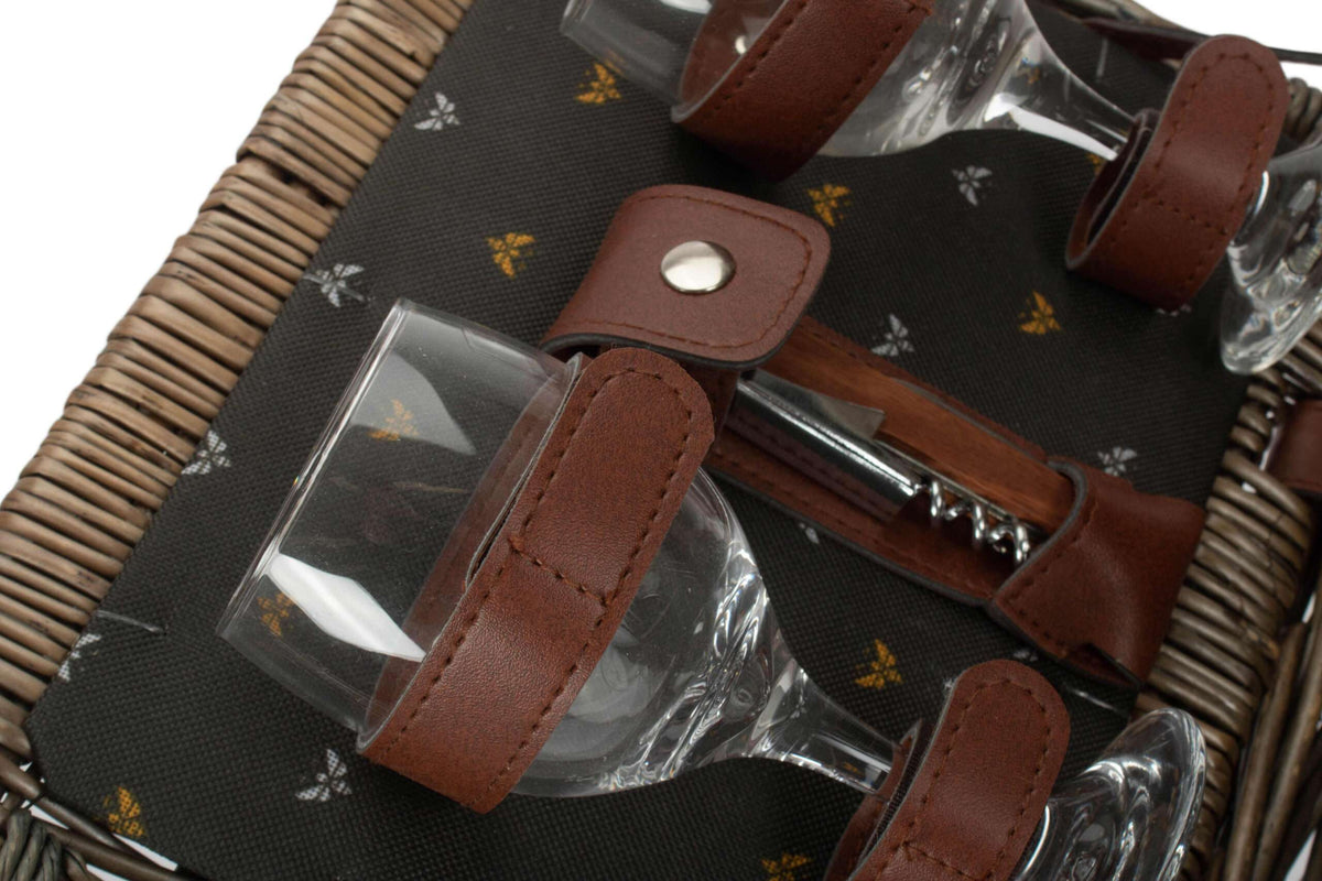 G&G <br> Two Person Picnic Basket