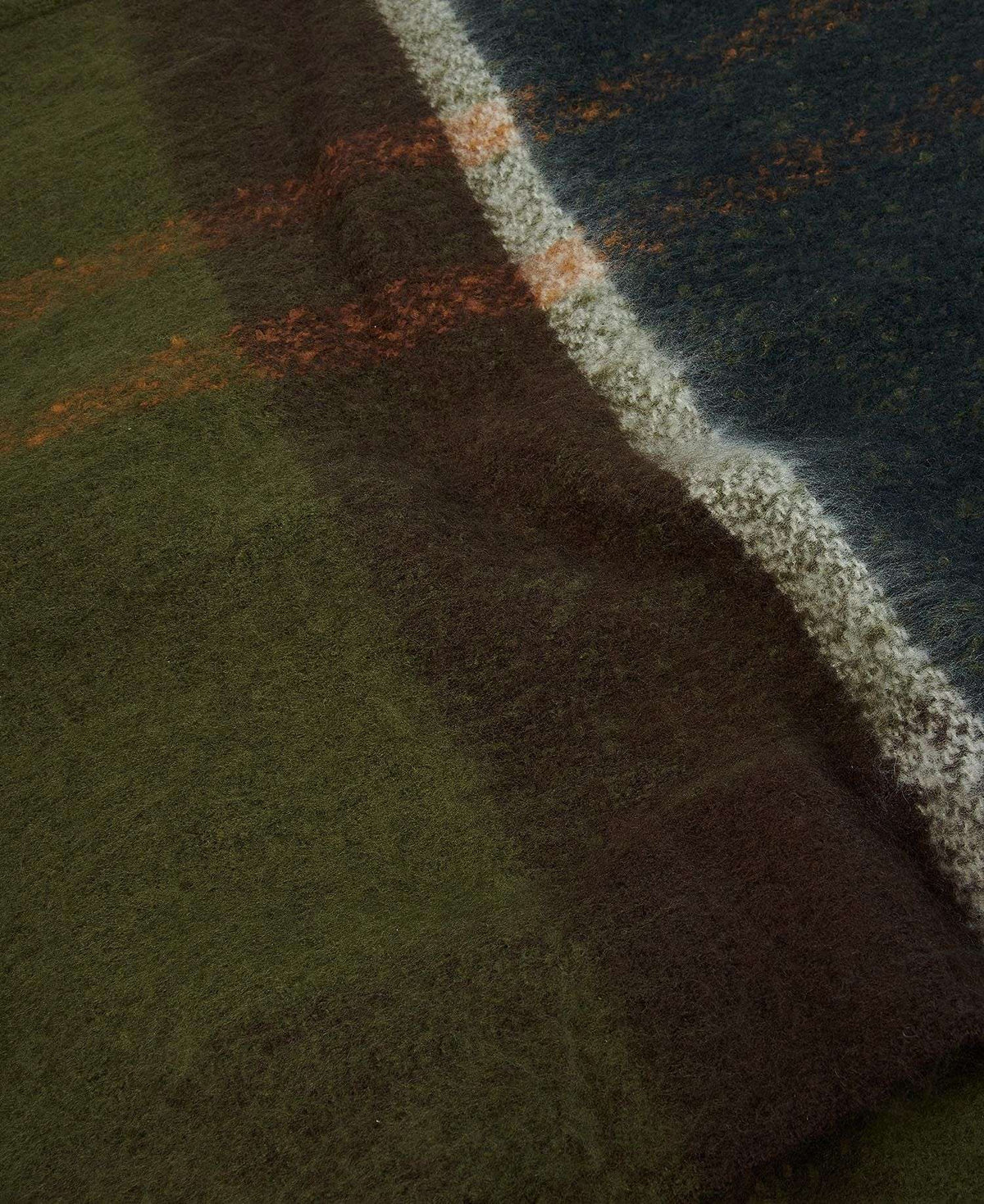 Barbour <br> Isla Boucle Serape Classic Tartan
