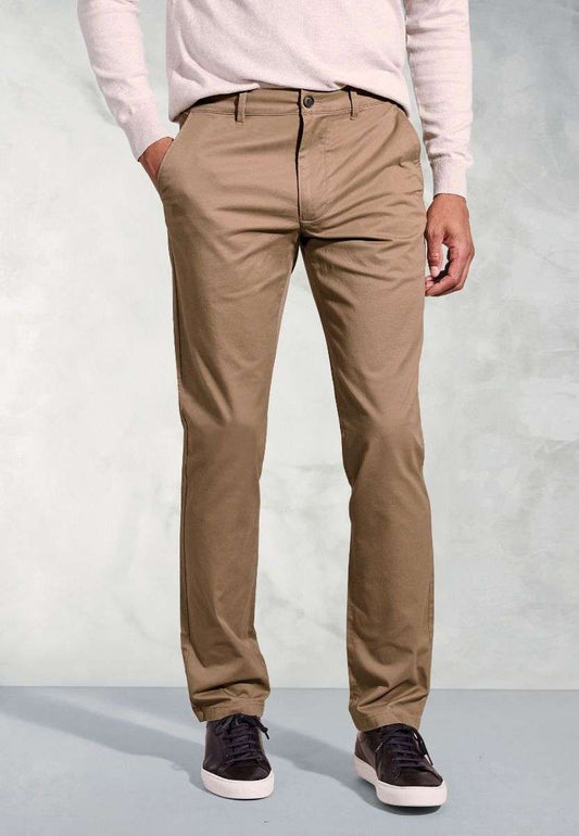 Brook Taverner <br> Leo Chino Tan